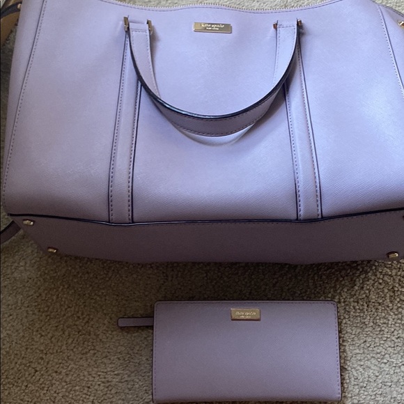 Lavender Kate Spade bag with matching wallet, detachable long strap - Picture 2 of 3